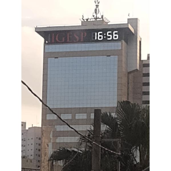 Relógio de uso externo